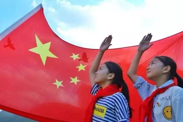 买猪蹄，前蹄or后蹄，区别可大着呢，老屠夫教你3招，肉多骨头少
